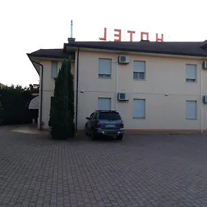 ** Hotel E Gal Italia